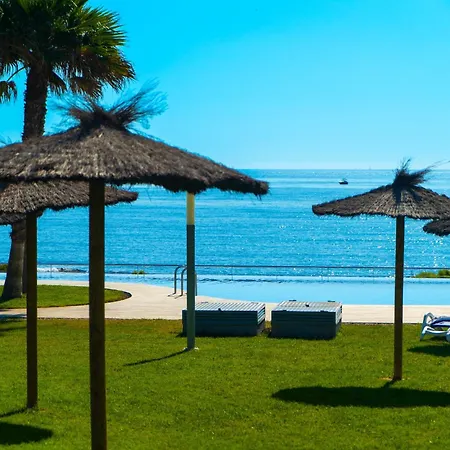 Sea Front * Τορεβιέχα