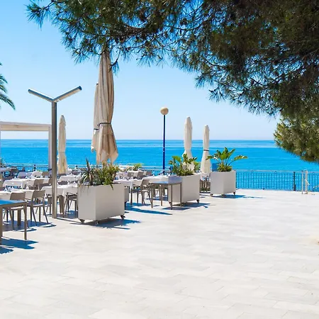 Sea Front *